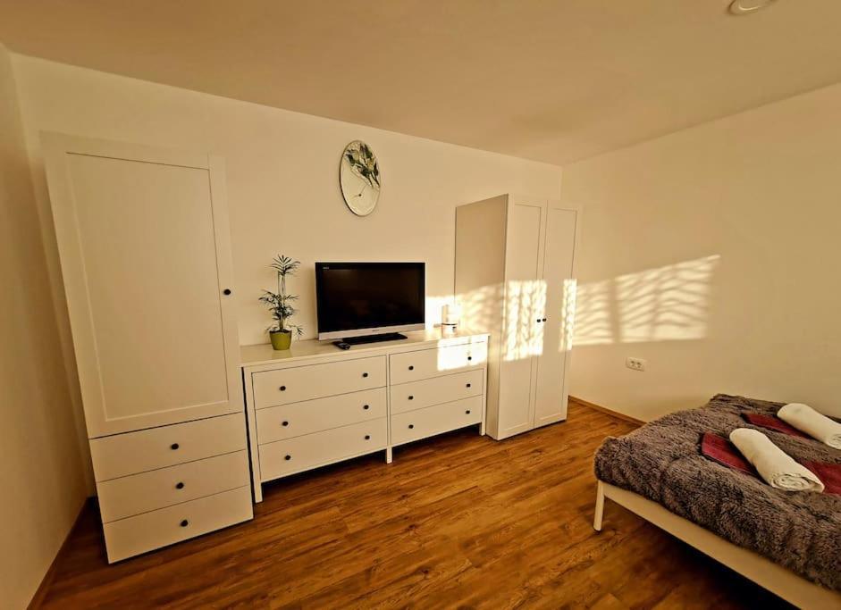 Apartment Apartma Juli Zirovnica